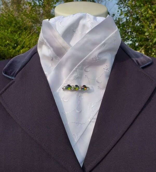 EDDPT01. White Satin & Broderie Anglais Pre Tied Stock Tie