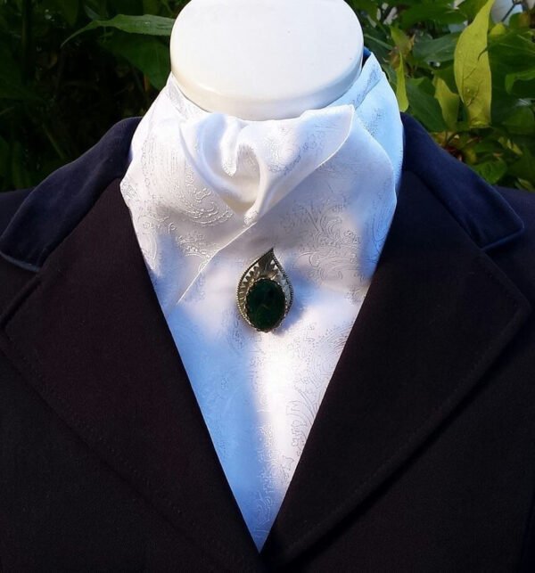 EPT05. White Paisley Jacquard Pre Tied Stock Tie