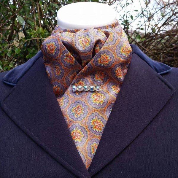 EPT07. Silky Crepe-Sateen Pre Tied Stock Tie in a Retro Pattern