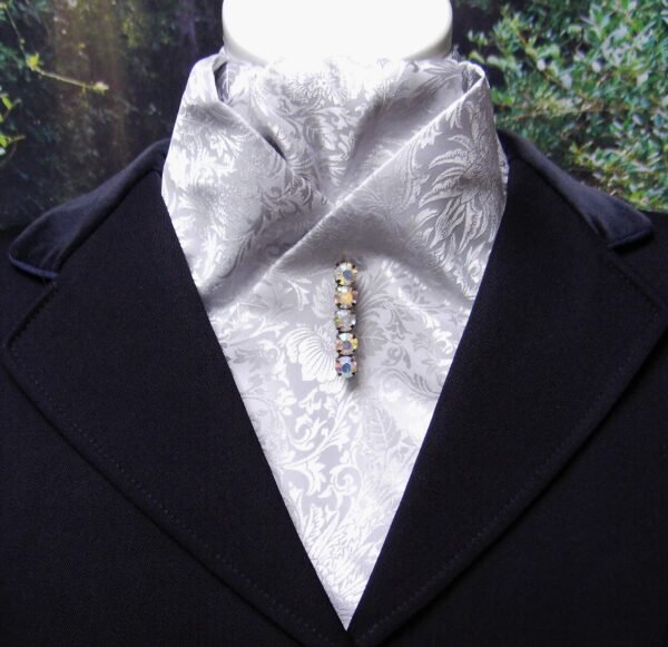 EPT16.  Silver Jacquard Satin Pre Tied Stock Tie