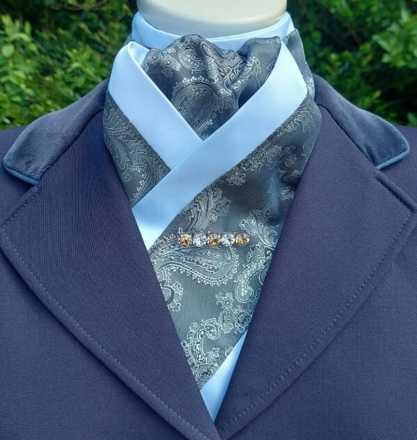 Deluxe Duo Pre tied stock tie